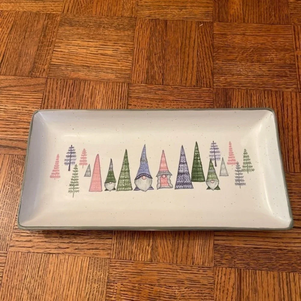 Peppermint & pine Gnime Christmas platter